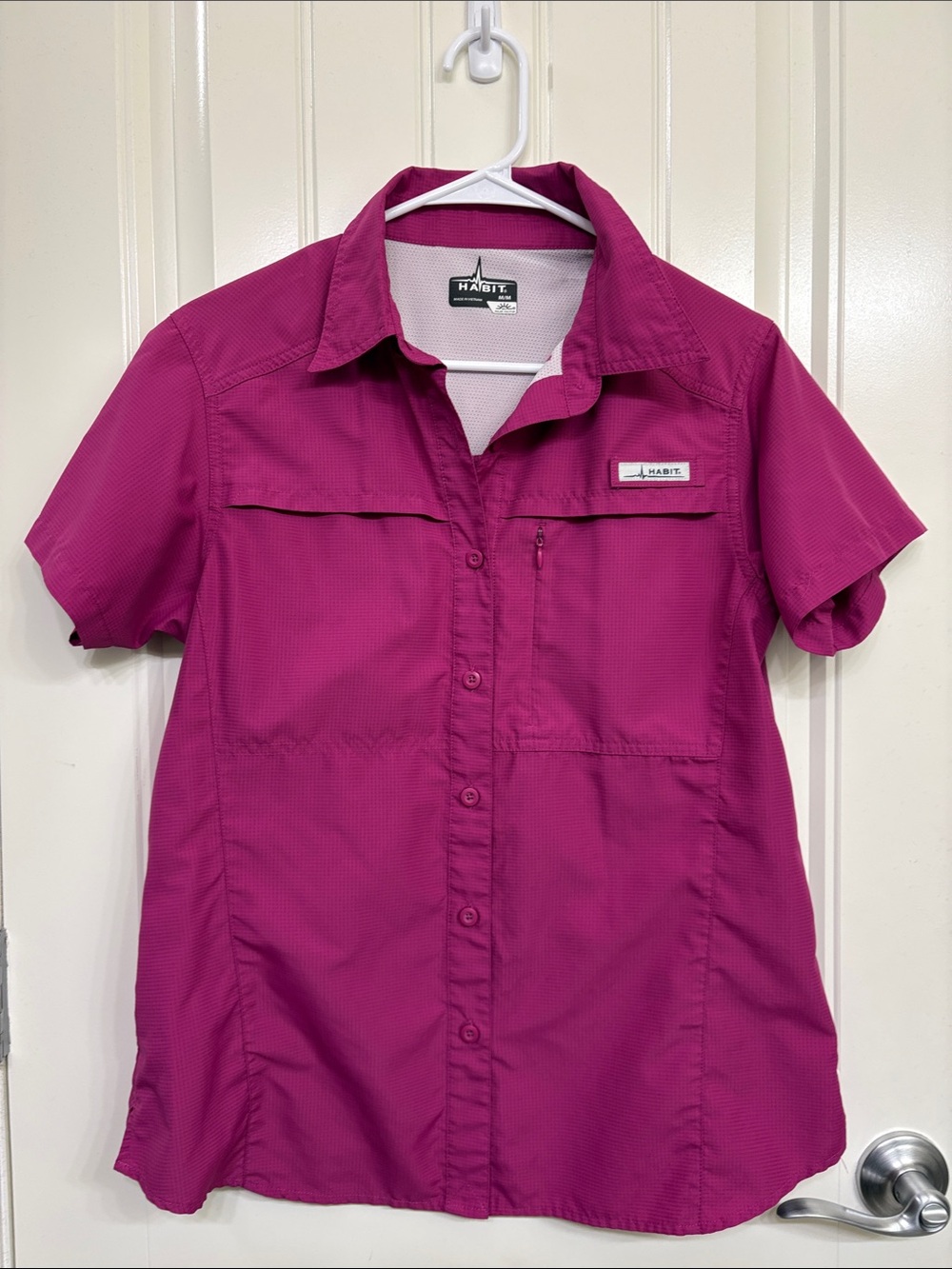 Habitat Women's Short-Sleeve Button-Down Shirt in Magenta Hiking Camping Fishing